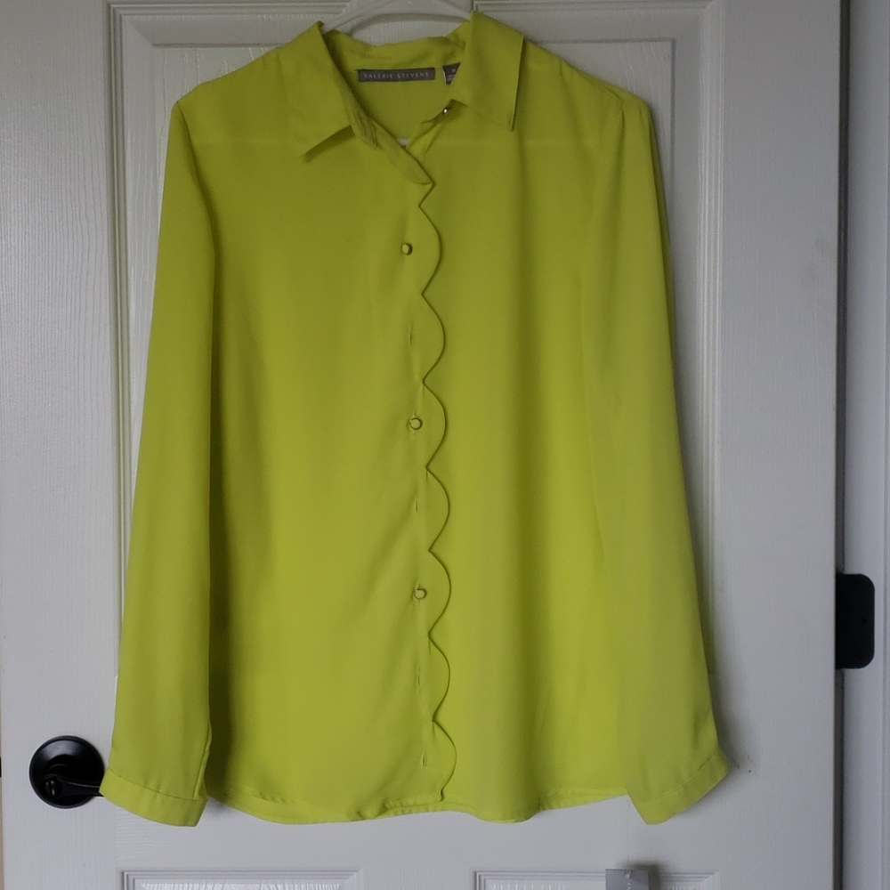 NWT Valerie Steven's Scalloped Blouse